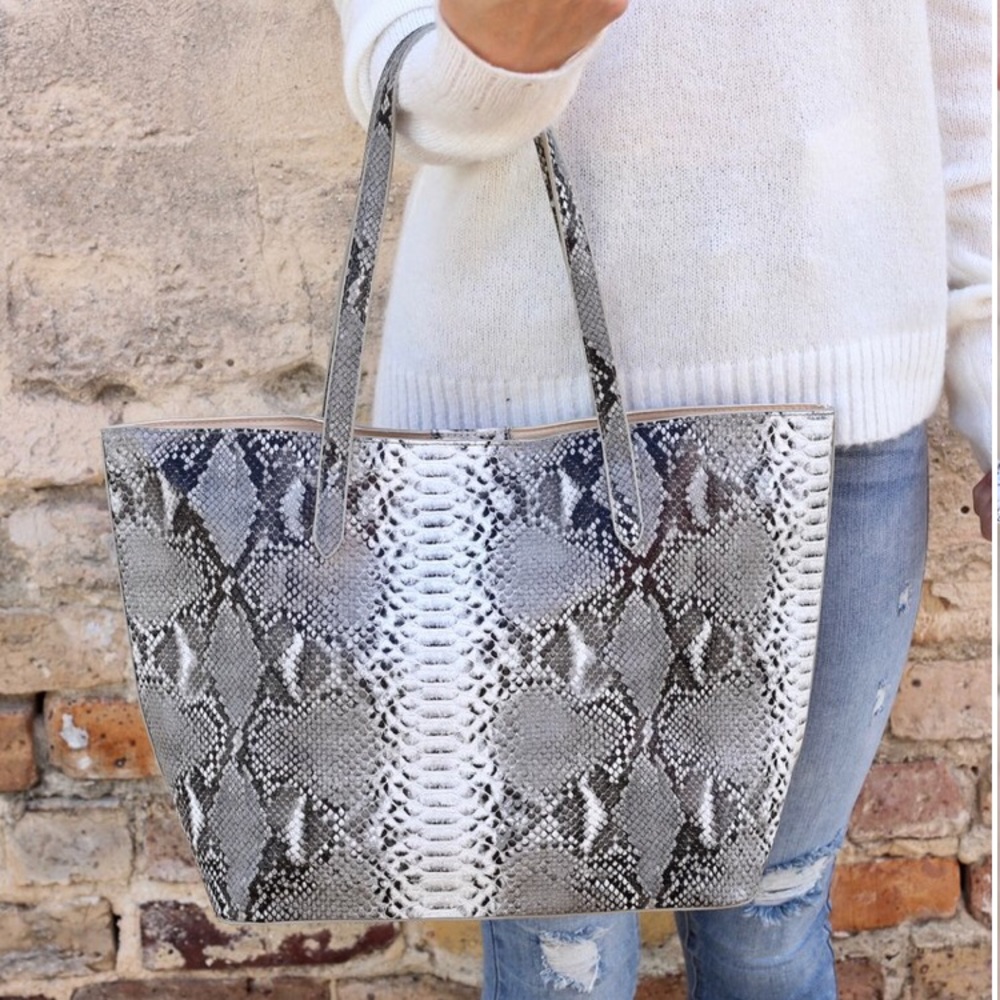 Zoey tote